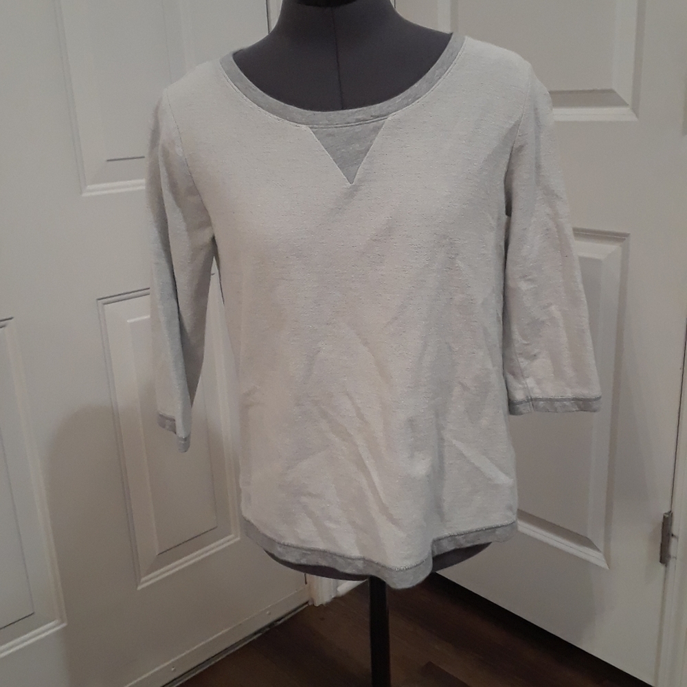Gap 3/4 Length Sleeve Grey Shirt‎